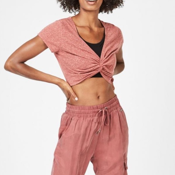 SWEATY BETTY ❤️‍🔥 KNOT WORKOUT TOP NWT SIZE MEDIUM - Picture 4 of 9